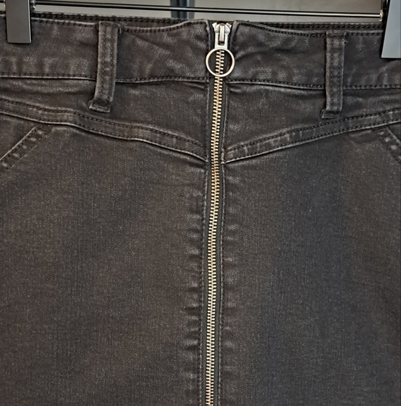 SO Women's Black Mini Skirt  Size 13/31W - Picture 3 of 4